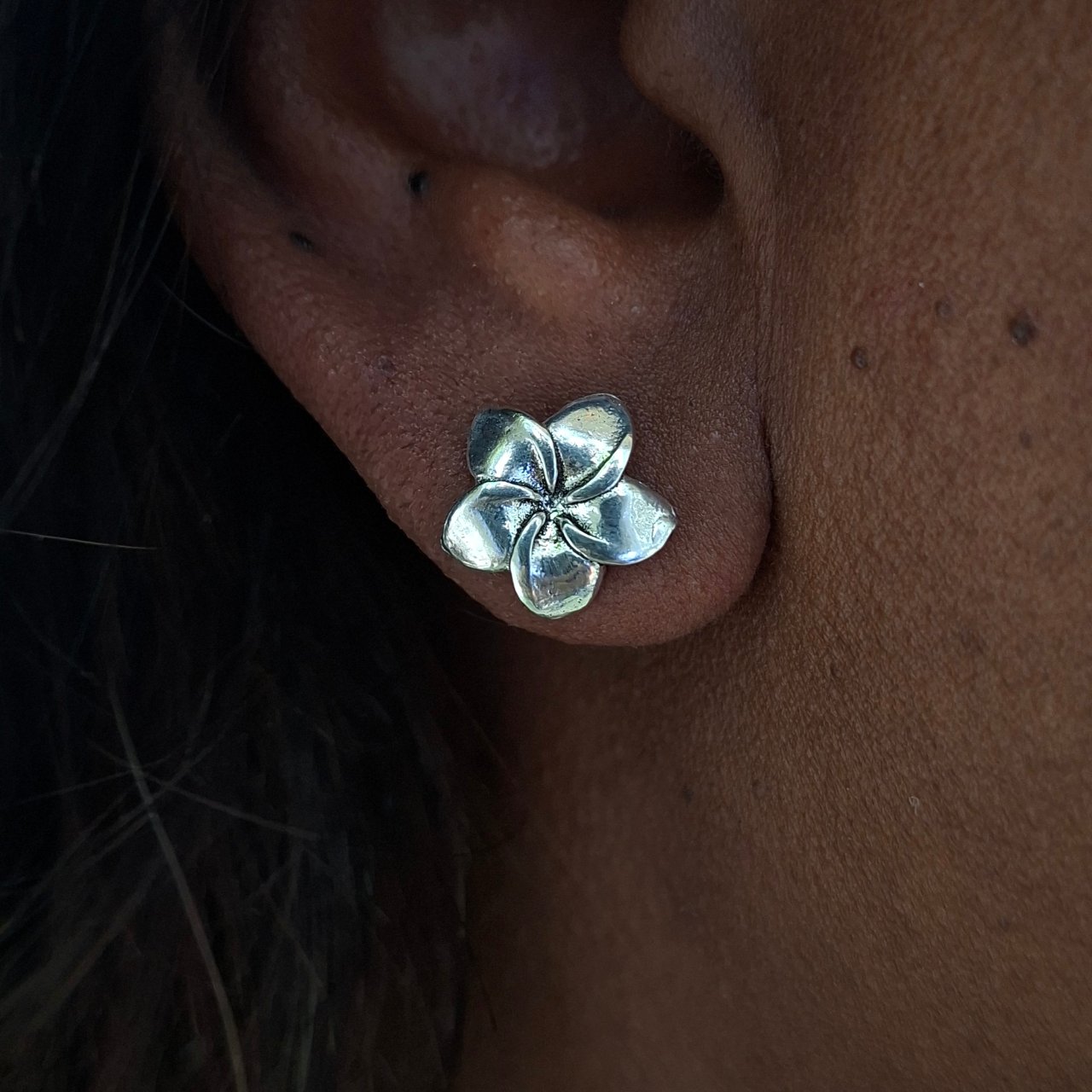 frangipani studs