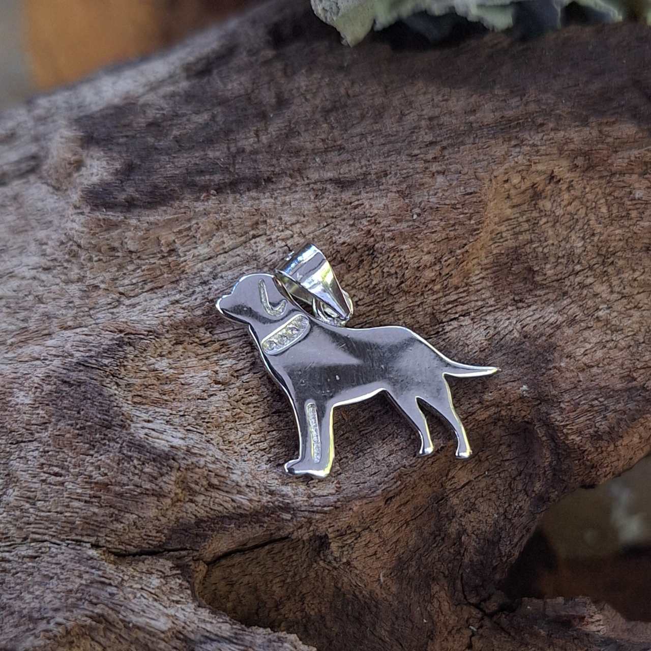 Labrador Pendant
