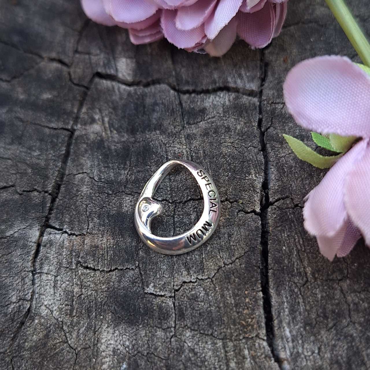 Special Mum Pendant