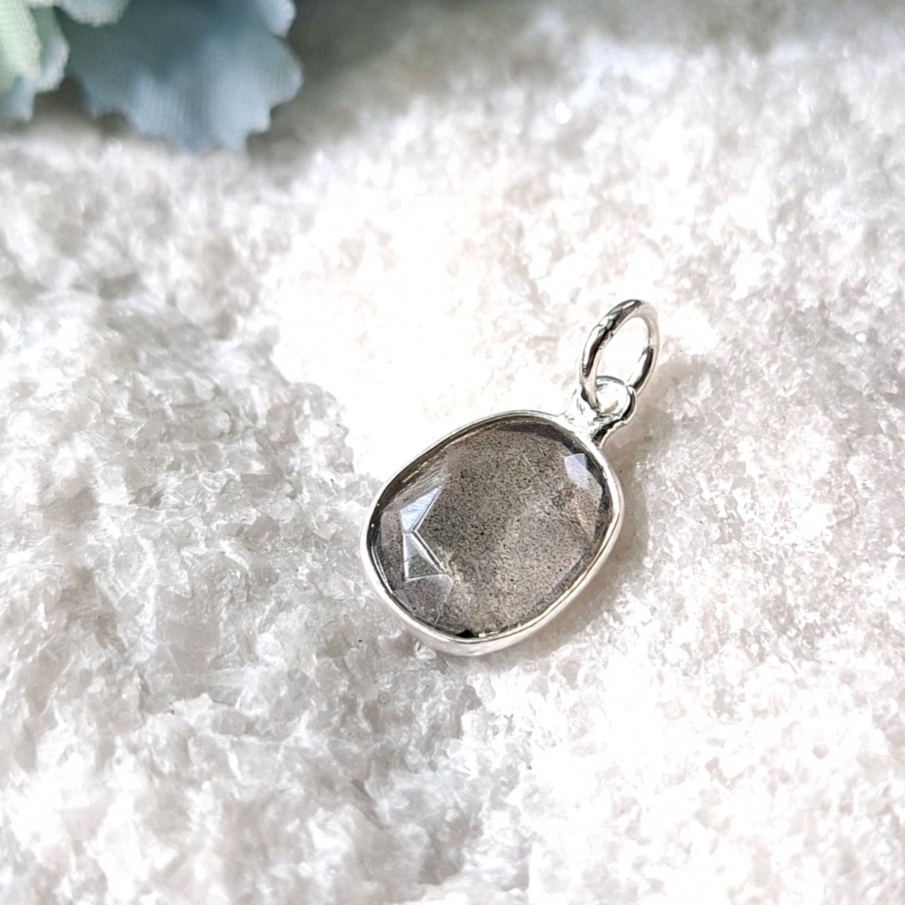 labradorite pendant