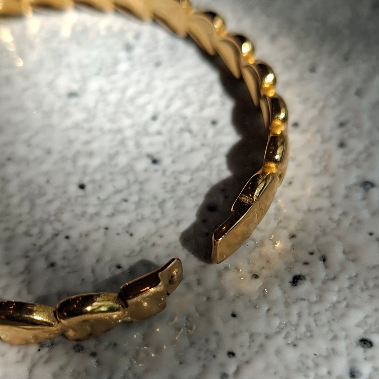 Gold Heart Wreath Bangle SS
