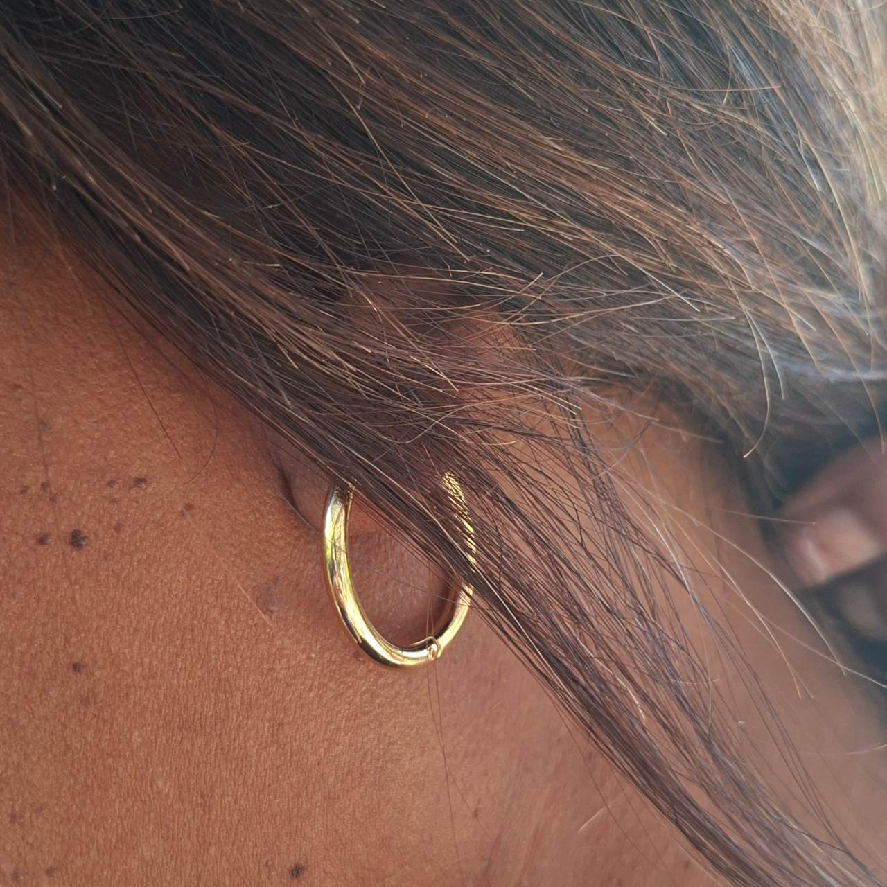 Gold Huggie Thin Med SS