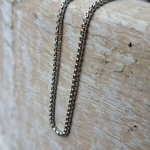 thin round box chain ss